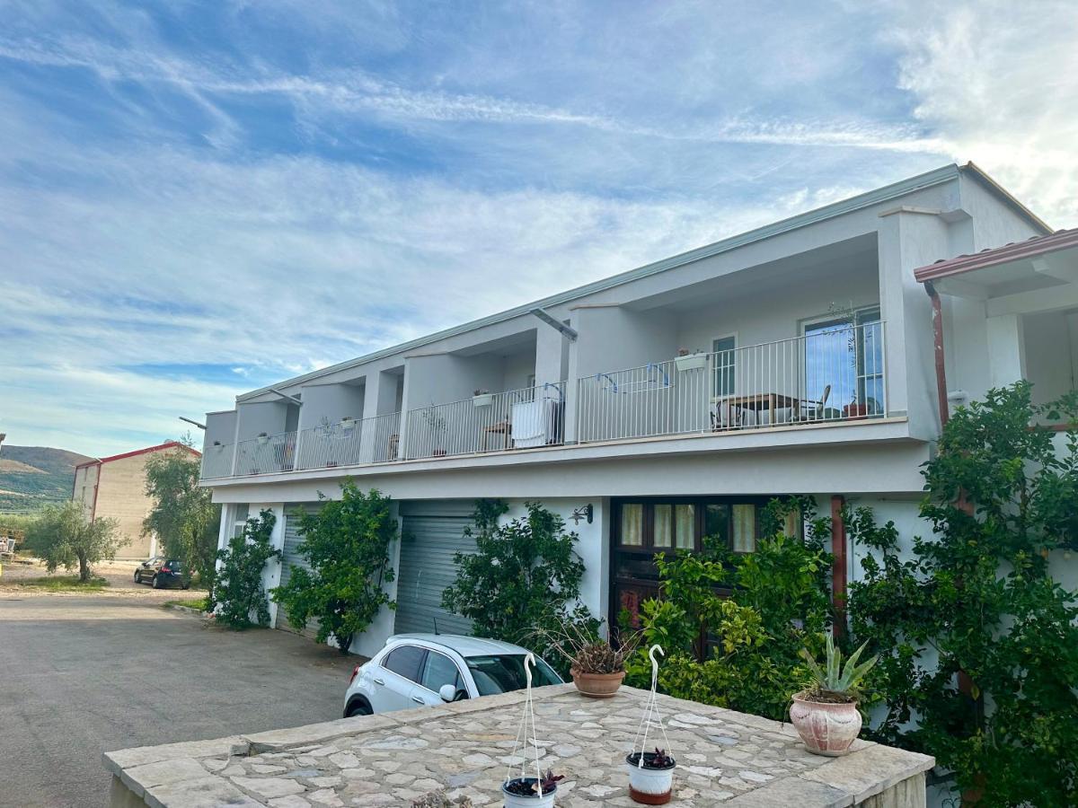 Agriturismo Biorussi Carpino Eksteriør billede